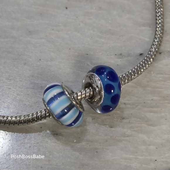 2 murano glass silver center blue beads - Picture 2 of 4